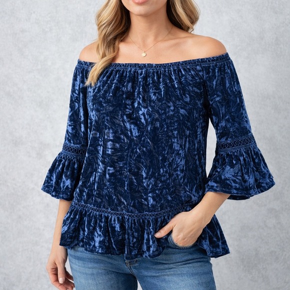 Studio Jpr Tops - Studio JPR Top Blue Crushed Velvet Bell‎ Sleeve Ruffle Peasant Womens Size S